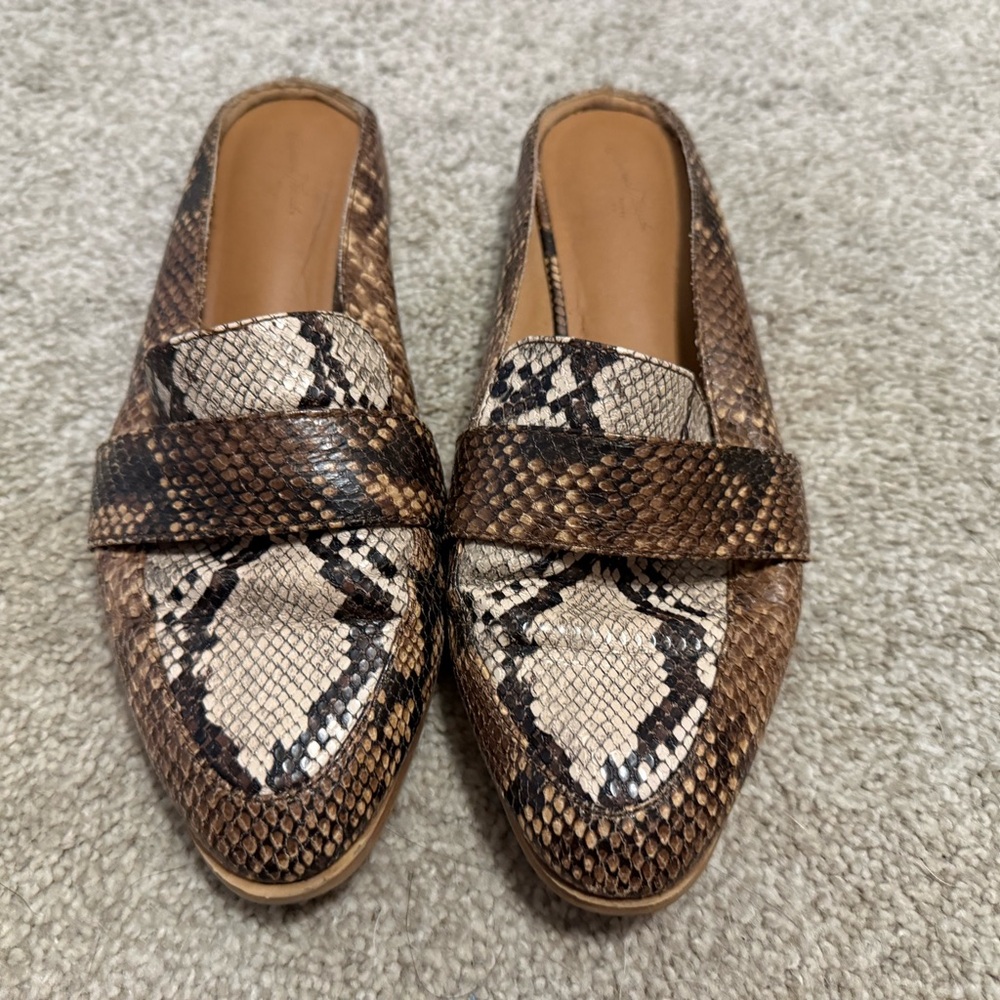 Universal Thread Brown and Cream Snake Print Mules